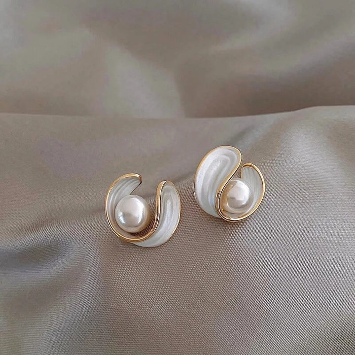 Hazel - Gold Earrings Featuring Luxurious White Opals and Pearls