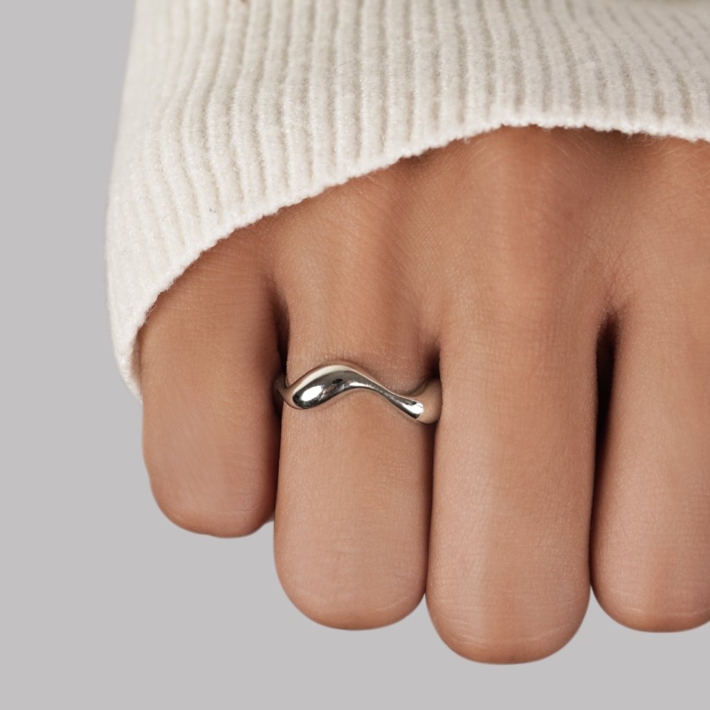 Elle - Adjustable Silver Wave Ring
