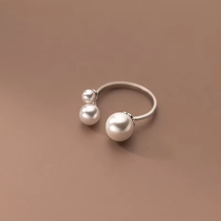 Thalienne - Adjustable Triple Freshwater Pearl Ring