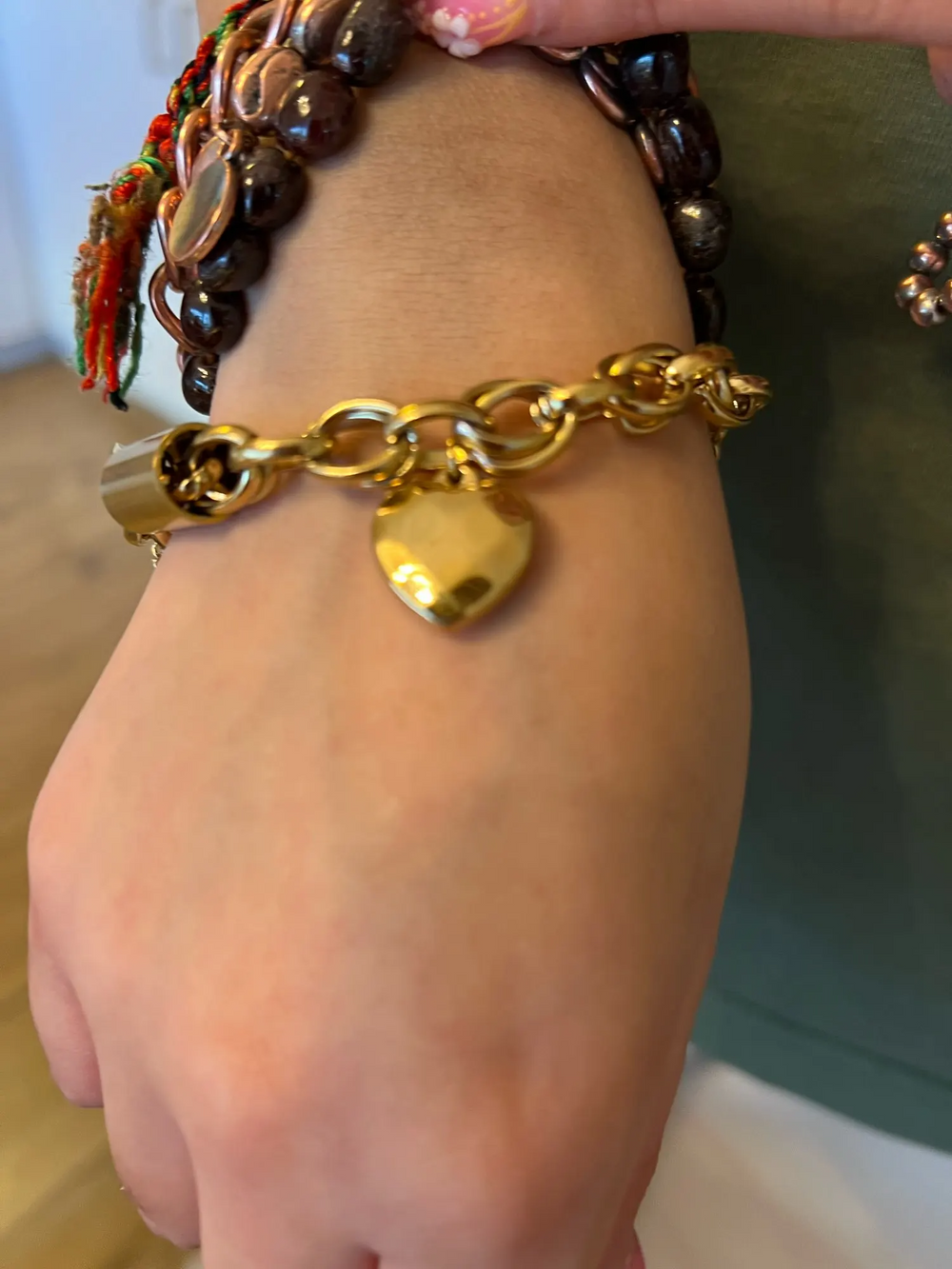 <h3><strong>Loved by over 10.000+ Customers</strong></h3>