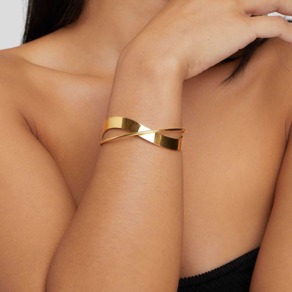 Clara - Distinctive Gold Bangle by Eve