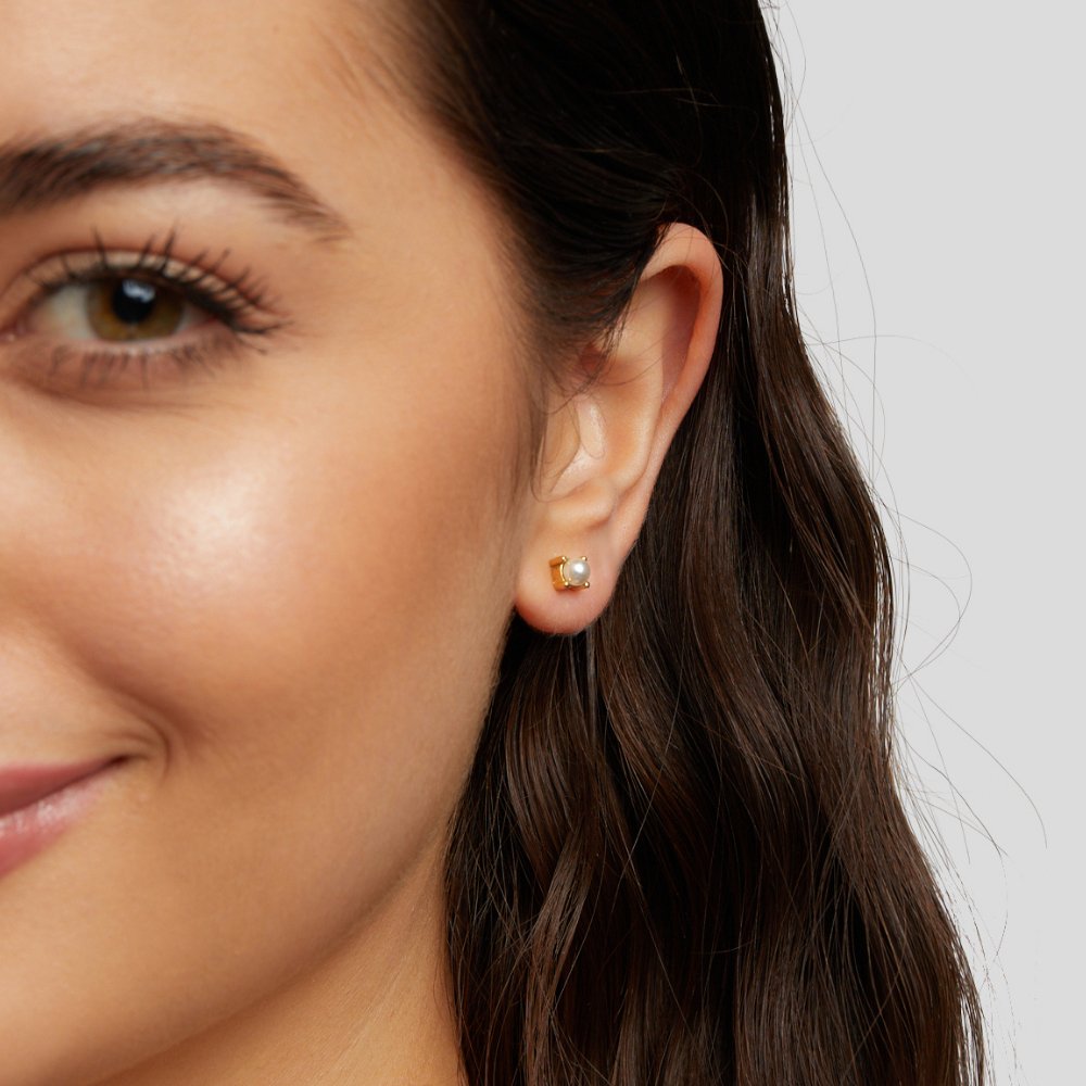 Sofia - Elegant  Pearl Stud Earrings