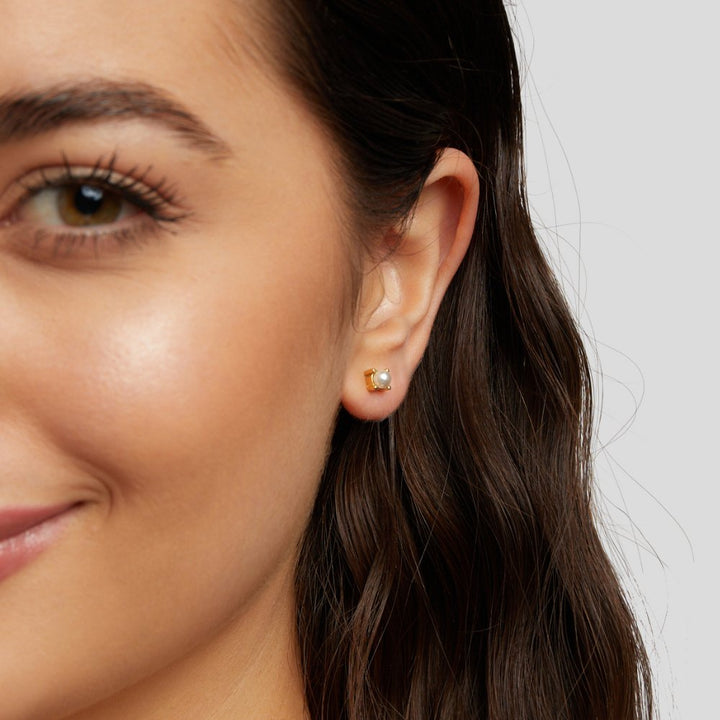 Sofia - Elegant  Pearl Stud Earrings